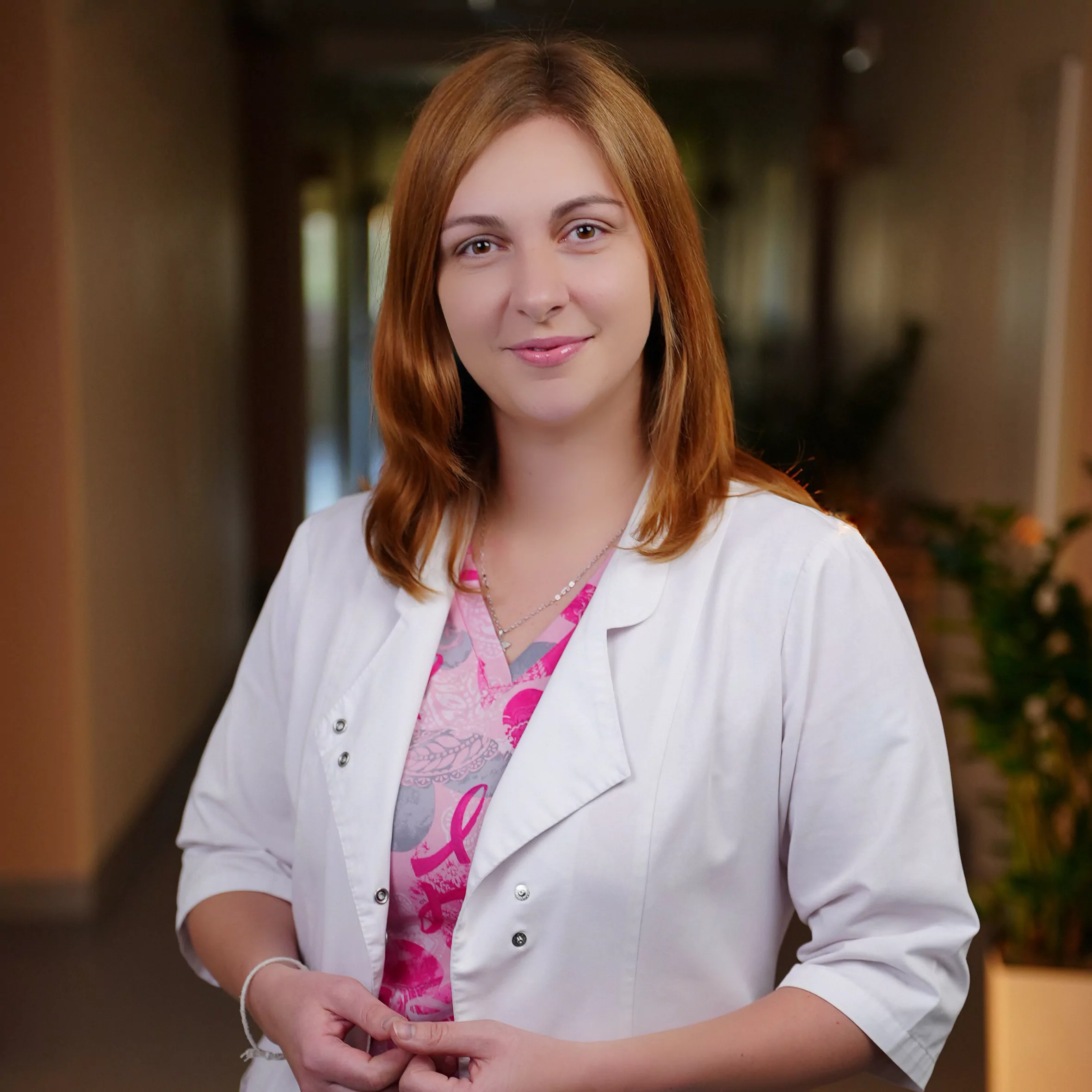 Хмель Анна Василівна — хіміотерапевт, клінічний онколог